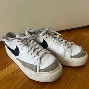 Nike Blazer low top